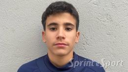 È un talento sopraffino: a 14 anni gioca con i più grandi e segna il gol che può decidere la stagione