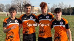 Il difensore goleador è glaciale: la sua doppietta vale l'aggancio in classifica