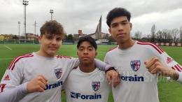 Ribaltano il big match con una prodezza su punizione: il campionato è riaperto!