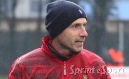 Solo 4 punti in 9 partite, esonerato l'allenatore di una delle imprese più belle del calcio moderno