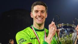 La semifinale di Coppa Italia è da brividi! Il portiere para due rigori e manda i suoi in finale