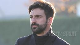 Non rispetta le gerarchie, calcia e sbaglia un rigore importantissimo: l'attaccante finisce «in castigo»