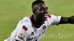 Squalifica di 10 mesi per l'ex Serie A, il suo club rescinde subito il contratto