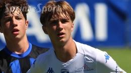 Ha 16 anni, è già in Nazionale e la società di Serie A lo mette sotto contratto dimostrando lungimiranza