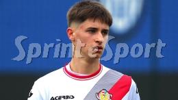 È un difensore e ha già segnato 10 gol, ecco un vero talento che sa fare la differenza in campo