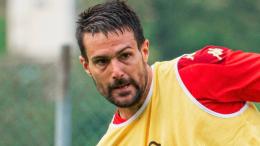 Segna a raffica e viene promosso in Serie B, l'attaccante è l'eroe della città di 51mila abitanti