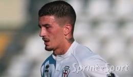 Il mago delle punizioni colpisce e la squadra vola in Serie B, è una pennellata per la città di 51mila abitanti