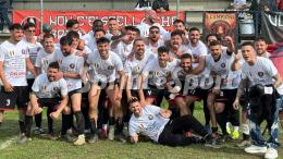 Un doppio grande successo: i Rossoneri trionfano nel derby e alzano finalmente la coppa