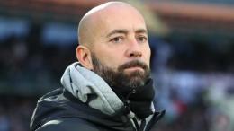 Fa 24 punti in 13 partite ed è 2° solo ai dominatori, il club blinda il tecnico fino al 2028 dimostrando astuzia