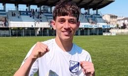 Si chiama Lupo e schianta i Lupi: punizione perfetta, rigore magistrale e l'ambizioso club vola ai quarti