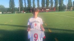 La tripletta del bomber fa partire la festa: vincono il girone dopo un duello irripetibile!