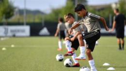 Sulle orme del papà, il figlio di Cristiano Ronaldo è stato convocato in Nazionale a 15 anni