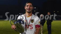 È l'impresa dell'anno! Rimontano di fronte a un muro di 4000 tifosi e vincono il triplete