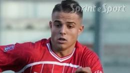 La squadra fallisce l'obiettivo, lui invece è l'unico faro nella nebbia: il centrocampista piace anche in Serie A