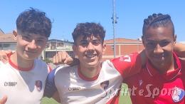 Tris letale col terzino goleador e il dieci magico: rossoblù in finale per la prima volta
