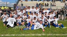 Le magie degli attaccanti mandano in delirio il paese di 1200 abitanti: è promozione dopo sei anni d'attesa