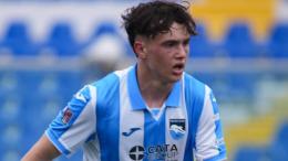 A soli 16 anni ci lascia a bocca aperta: fa già gol tra i grandi e lo vogliono Inter, Napoli, Juventus e Atalanta