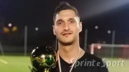 Colpo di scena! Il bomber saluta dopo solo un anno, primi contatti per la panchina