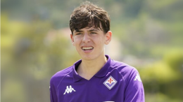 Suo padre &egrave; una leggenda del calcio italiano, lui manda la sua squadra in semifinale con una rovesciata!