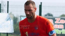 Addestrato dallo «Zio» Bergomi, è il faro del team del paese di 15mila abitanti: la neo promossa blinda il suo leader