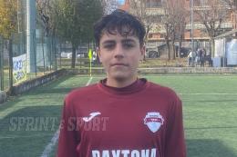 Prende un colpo alla testa contro l'ormai famigerato muretto e finisce all'ospedale