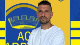 Si ritira e passa dietro la scrivania : la nuova vita di una leggenda del calcio dilettantistico