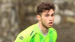 Le prime mosse! Trattenere il bomber da 25 gol e due colpi a centrocampo per alzare l'asticella