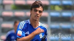 Gol a raffica e un talento cristallino: l'attaccante che ha fatto innamorare Fabregas e il Como