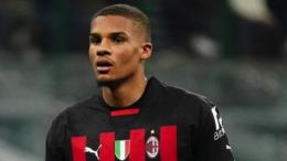 Un altro rossonero in uscita tentato dalla permanenza in Italia: vicino uno spostamento di pochi chilometri