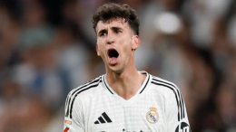 Fisico da calciatore d'altri tempi ma ha già segnato con la maglia più pesante: possibile colpo anche in difesa