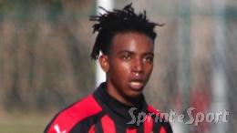 Colpo grosso! Un ex Milan firma con la neopromossa, pronta a vivere la storia 25 anni dopo