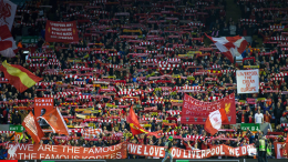 You’ll Never Walk Alone: la Kop canta, Anfield si infiamma