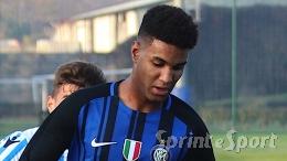 Giocava nell'Inter, ora è un pilastro della squadra: il club blinda il suo muro difensivo