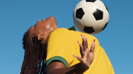 Relazione sessuale con una calciatrice di 15 anni: 5 anni di squalifica a un allenatore