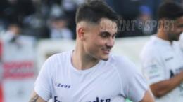 L'attaccante si sposta di oltre 800 chilometri per appassionare la piazza del Sud, è un colpo strategico