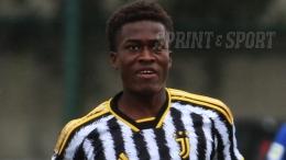 È un vero asso e la Juventus lo fa firmare fino al 2028, i bianconeri hanno massima fiducia nel 18enne