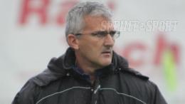 Caos nello storico club: il campionato inizia tra 16 giorni ma non si sa ancora bene chi sarà l'allenatore