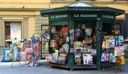 Crisi delle edicole: in 15 anni scomparsi 27.000 chioschi, la carta resiste solo nell’eccellenza