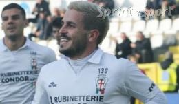 È un giocatore che dà tutto per la maglia e lo società lo premia: adeguamento e prolungamento del contratto