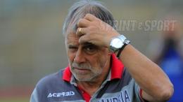 Allenamento saltato e allenatore che se ne va, il club detentore della Coppa resta nel caos