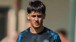 Prende e va all'estero in uno dei migliori club d'Europa, per il talento 18enne ecco una grande chance