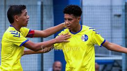 La ribaltano in 2 minuti, i gialloblù festeggiano il primo successo