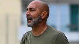 Dopo il trionfo della scorsa stagione per l'ex centrocampista di Serie B e C1 arriva l'esonero, il club interviene