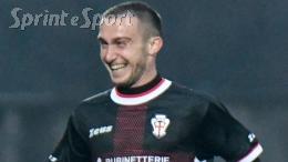 Dopo 7 anni in Serie C con una maglia storica del calcio italiano l'esterno cambia, sarà una stella tra i Dilettanti