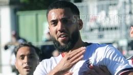 Entra, segna una doppietta e strabilia tutti: l'attaccante che ha anche esperienza internazionale è un vero asso