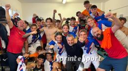 È un poker stratosferico! Quattro gol fanno tengono vivo il sogno playoff tra le forti proteste 