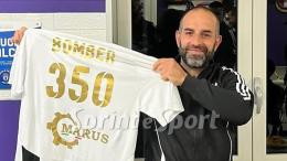 A 44 anni raggiunge i 350 gol in carriera, è lui il beniamino della cittadina di 45mila abitanti