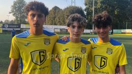 Subiscono la rimonta, poi vincono all'ultimo di recupero: il bomber si esalta nel finale