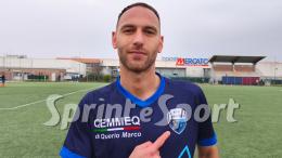 Simbolo ed eroe della piccola città, il 10 porta 3 punti con un colpo da campione