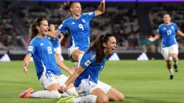 È un'Italia meravigliosa! Altri tre gol alle padrone di casa e ottavi dei Mondiali già in tasca